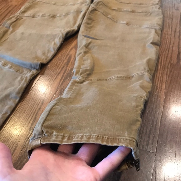 Tan pants - Picture 4 of 5